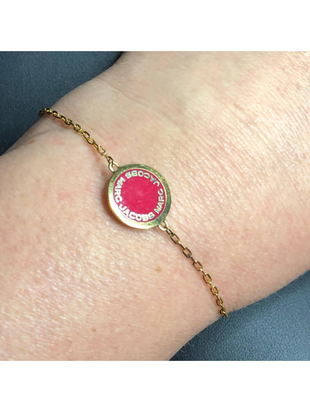 4352 Marc By Marc Jacobs Earrings 12mm Logo red enamel goldtone Bracelet - Picture 1 of 3